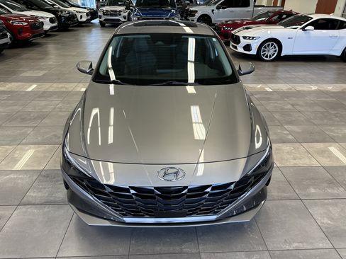 Used 2021 Hyundai Elantra Limited image 19