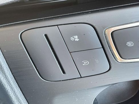 Used 2022 Ford Escape S image 22