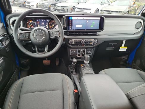 Used 2025 Jeep Wrangler Unlimited Sport AWD/4WD image 19