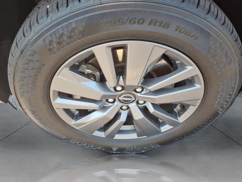 Used 2025 Nissan Pathfinder SV w/ SV Premium Package FWD image 9