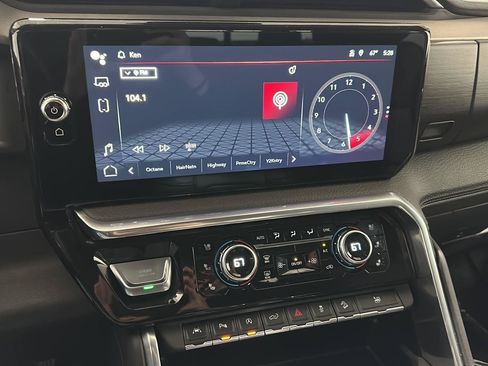 Used 2022 GMC Sierra 1500 Denali AWD/4WD image 12