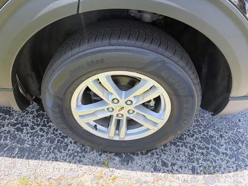 Used 2023 Ford Explorer XLT w/ Equipment Group 202A AWD/4WD image 9