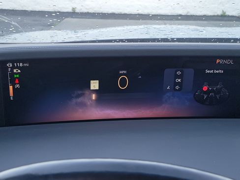 Used 2024 Lincoln Nautilus Reserve image 9