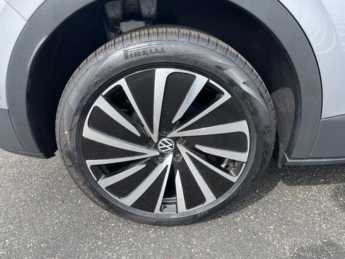 Used 2025 Volkswagen ID.4 Pro AWD/4WD image 30