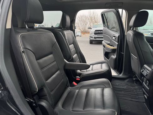 Used 2018 GMC Acadia Denali image 37