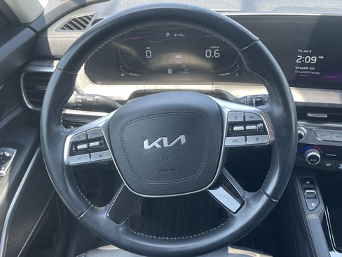 Used 2023 Kia Telluride EX w/ EX Captain's Chair Package FWD image 17