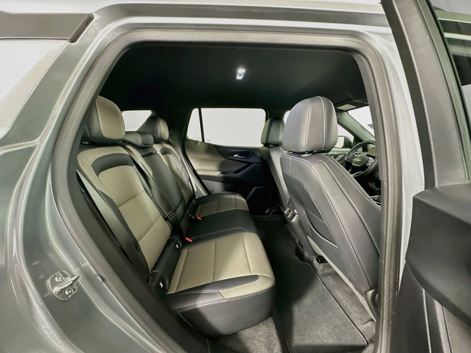 Used 2025 Chevrolet Equinox LT w/ Convenience Package II AWD/4WD image 28