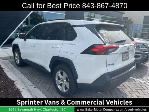 Used 2021 Toyota RAV4 XLE w/ Convenience Package FWD image 4