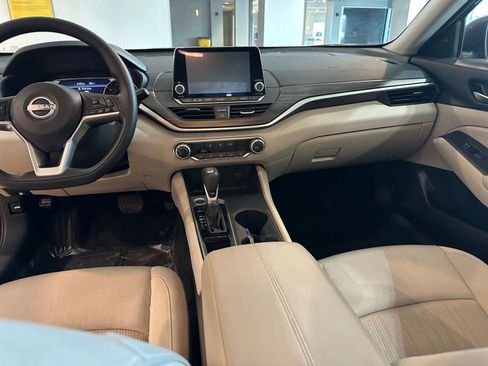 Used 2025 Nissan Altima 2.5 SV image 34