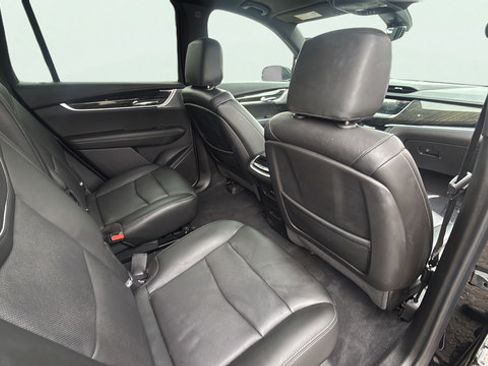 Used 2021 Cadillac XT6 Premium Luxury FWD image 14