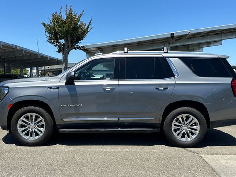 Used 2022 GMC Yukon SLT w/ SLT Premium Package AWD/4WD image 7