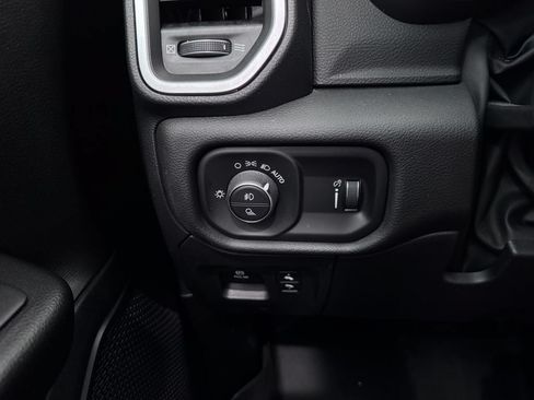 Used 2023 RAM 1500 Big Horn AWD/4WD image 25