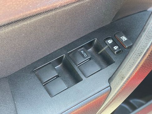 Used 2018 Toyota Corolla LE w/ Carpet Mat Package (TMS) image 10