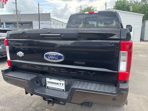 Used 2017 Ford F250 King Ranch w/ FX4 Off-Road Package AWD/4WD image 11