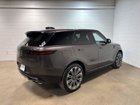 Used 2024 Land Rover Range Rover Sport SE image 6