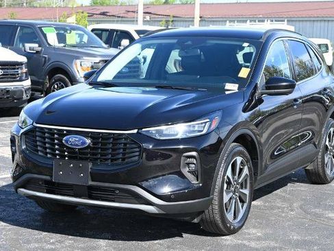 Certified 2024 Ford Escape Platinum AWD/4WD image 5