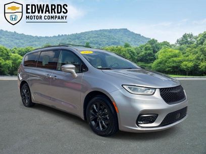 Used 2021 Chrysler Pacifica Touring w/ S Appearance Package