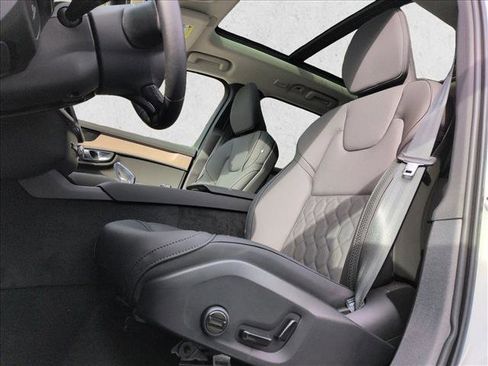 New 2026 Volvo XC90 B6 Plus w/ Protection Package image 4