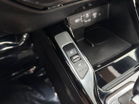 Used 2025 Kia Sorento SX Prestige w/ Olive Brown Leather Package image 19