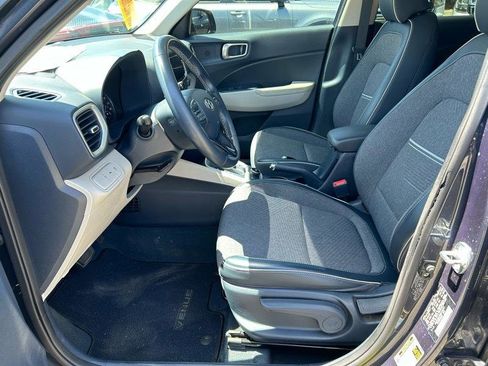 Used 2022 Hyundai Venue Limited FWD image 6