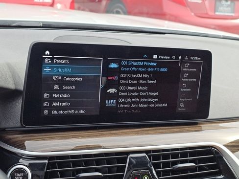 Used 2023 BMW 530e xDrive w/ Premium Package image 37