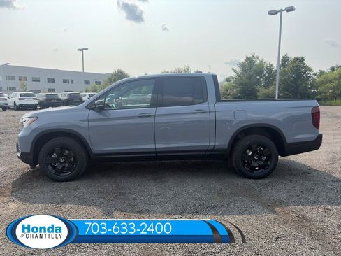 New 2026 Honda Ridgeline Black Edition image 4