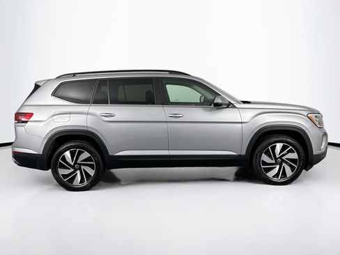 Used 2024 Volkswagen Atlas SE AWD/4WD image 16