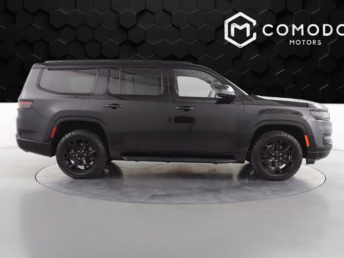 Used 2024 Jeep Wagoneer Series II image 2