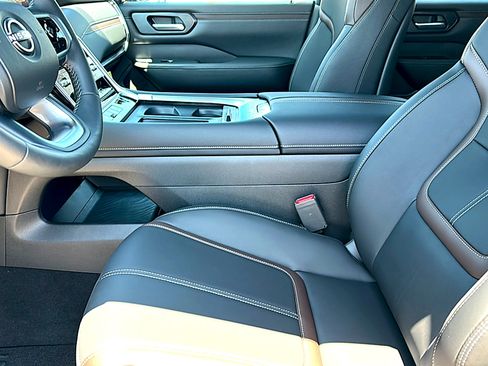New 2026 Nissan Armada SL w/ Captain's Chari Seat Package AWD/4WD image 10
