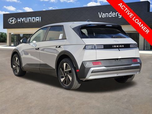 New 2026 Hyundai Ioniq 5 SEL image 3