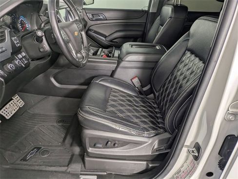 Used 2019 Chevrolet Suburban Premier w/ Premier Plus Edition image 14