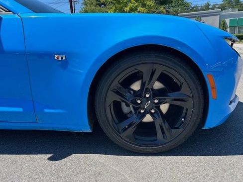Used 2022 Chevrolet Camaro LT RWD image 8