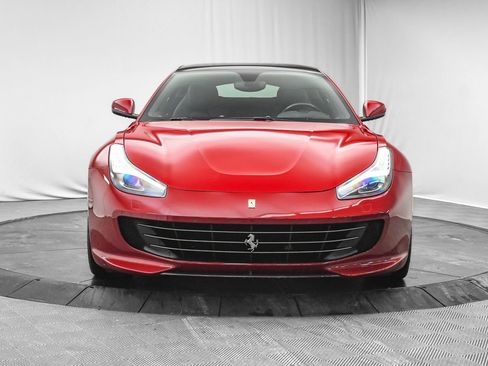 Used 2018 Ferrari GTC4Lusso image 2