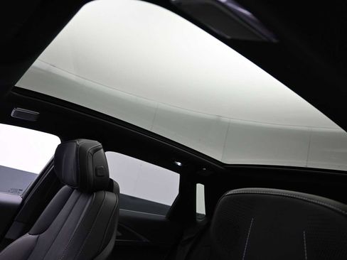 New 2026 Cadillac Lyriq V image 18