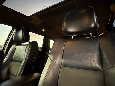 Used 2020 Jeep Grand Cherokee Altitude image 11