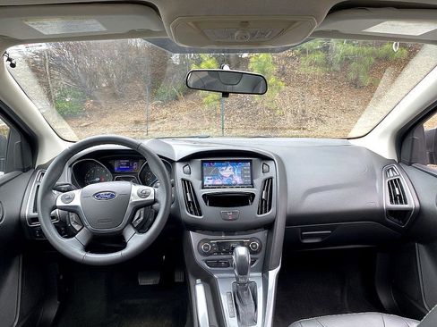 Used 2013 Ford Focus Titanium w/ Titanium Handling Pkg image 19