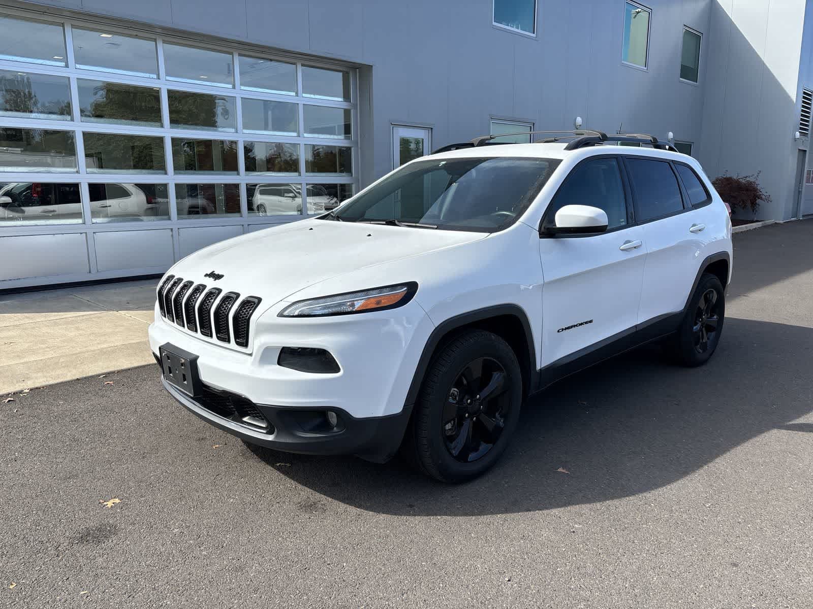 Used 2018 Jeep Cherokee Latitude w/ Altitude Package AWD/4WD image 1