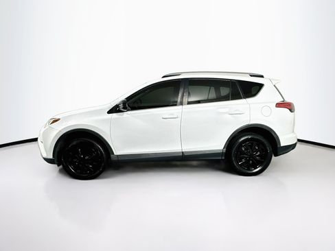 Used 2016 Toyota RAV4 LE FWD image 4