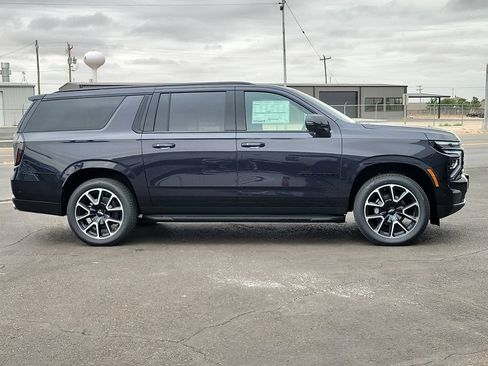 New 2026 Chevrolet Suburban RST w/ Advanced Technology Package AWD/4WD image 5