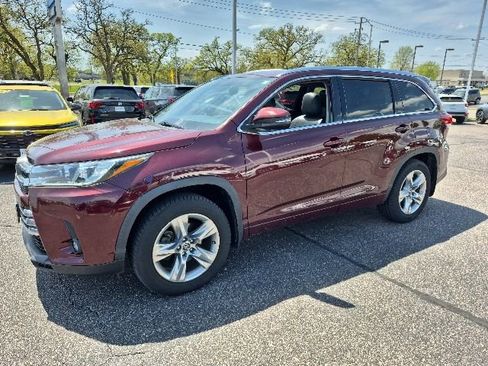 Used 2019 Toyota Highlander Limited AWD/4WD image 7