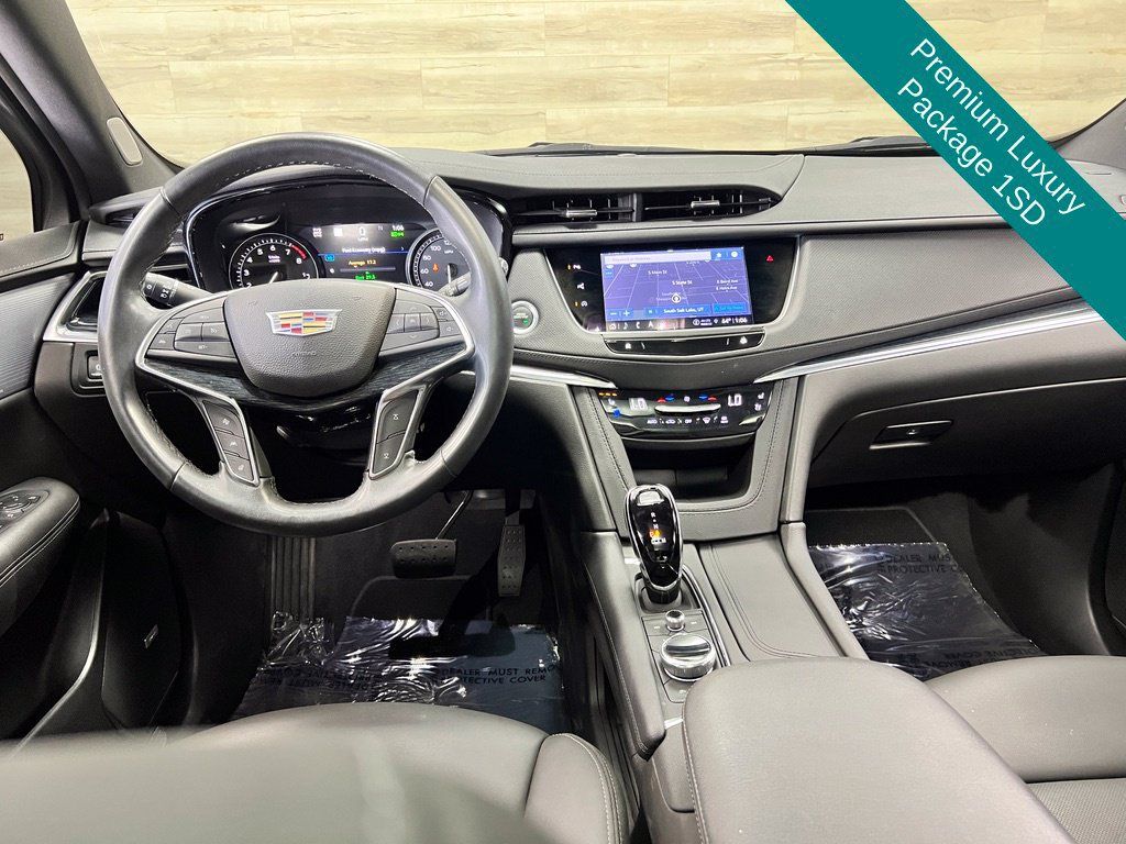 Used 2024 Cadillac XT5 Premium Luxury w/ Technology Package AWD/4WD image 2