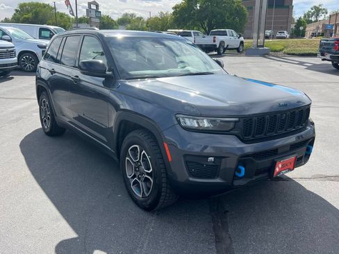 Used 2023 Jeep Grand Cherokee Trailhawk w/ Luxury Tech Group III AWD/4WD image 7