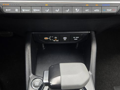 Used 2025 Kia K4 FWD image 29