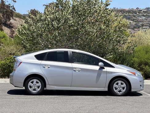 Used 2011 Toyota Prius Four w/ Solar Roof Pkg FWD image 7