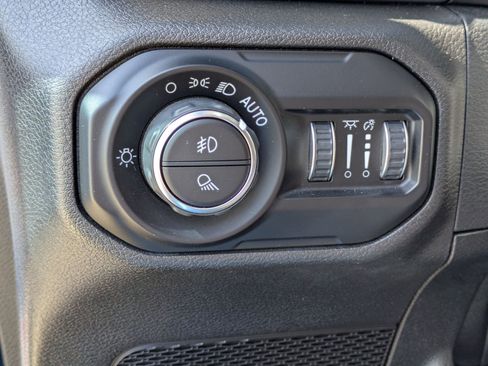 Used 2021 Jeep Gladiator Sport AWD/4WD image 22