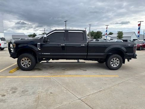 Used 2018 Ford F250 XLT w/ XLT Premium Package AWD/4WD image 2