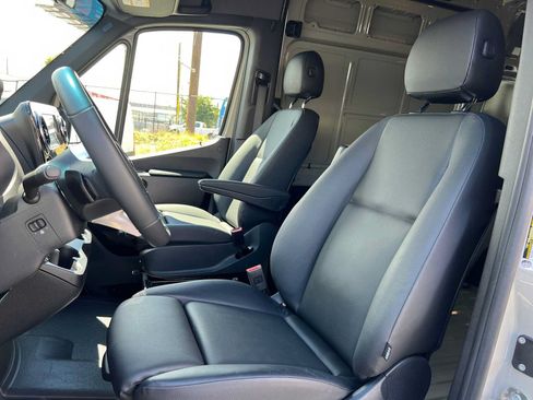 Used 2026 Mercedes-Benz Sprinter 2500 image 23
