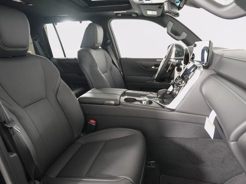 New 2026 Lexus LX 700h Luxury AWD/4WD image 17