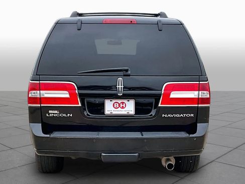 Used 2014 Lincoln Navigator 4WD image 5