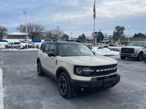Used 2025 Ford Bronco Sport Outer Banks w/ Outer Banks Tech Package+ image 9